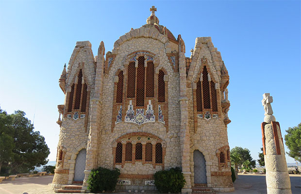Santuario-Santa-María-Magdalena-Ecoalbergue-La-Mola-Silvoturismo-Mediterráneo